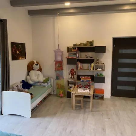Villa Homeland - Family Friendly House Ledce (Hradec Kralove)